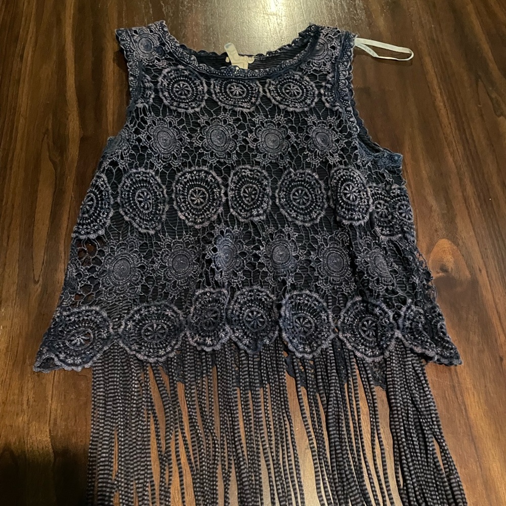 BKE GIMMICKS crop top with tassels super cute lightly worn